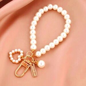 Beaded Heart Wrislet Charm NWOT